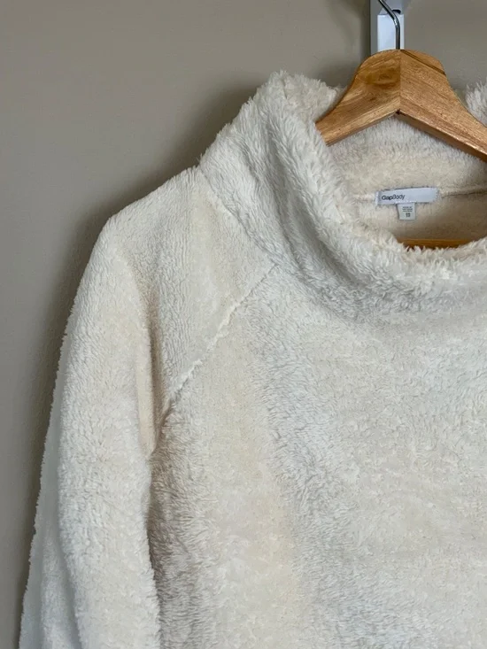 GAP Body Sherpa Mock-Neck Popover Kangaroo Pocket Sweatshirt - Picture 3 of 16